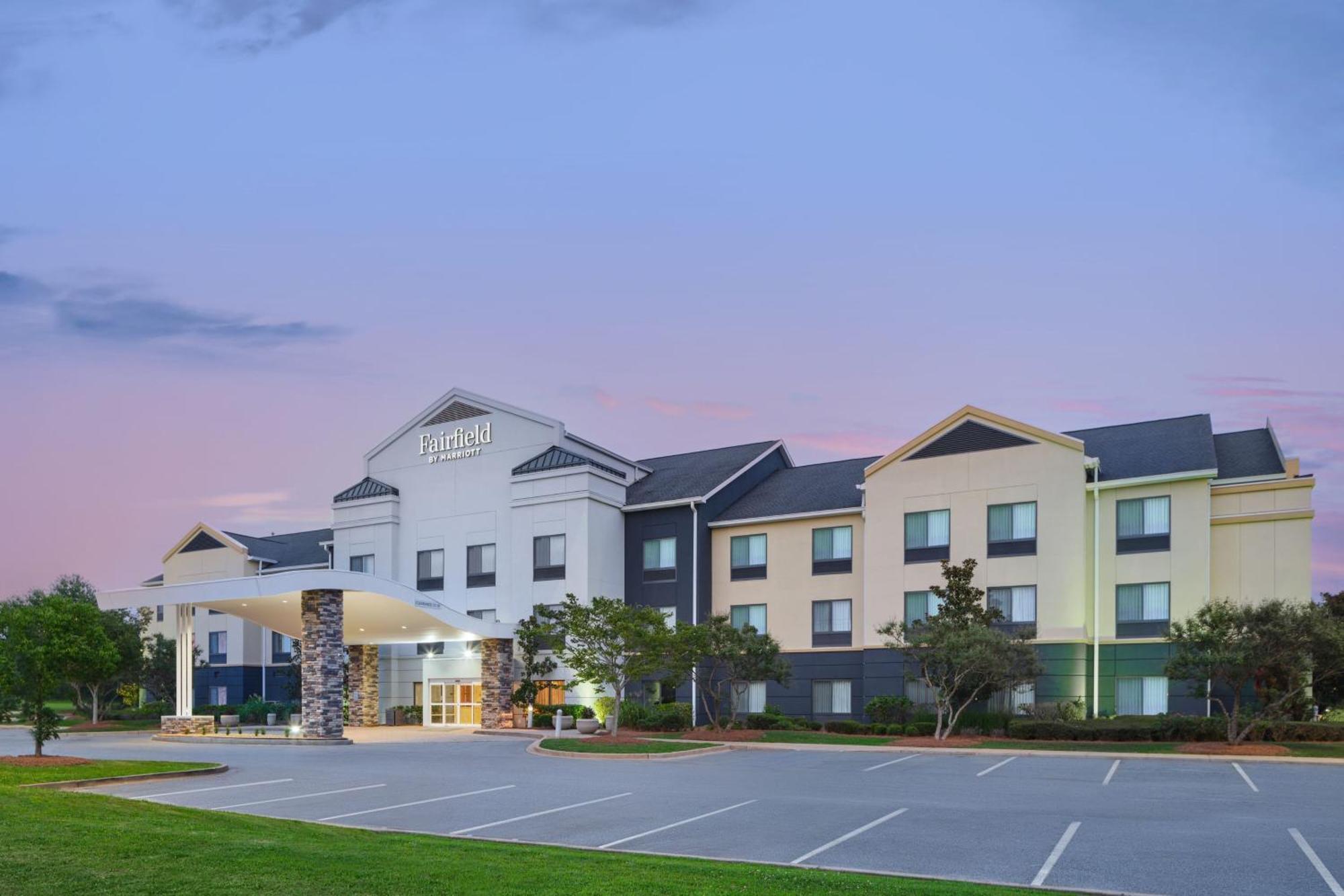 Fairfield Inn & Suites Auburn Opelika Exterior photo