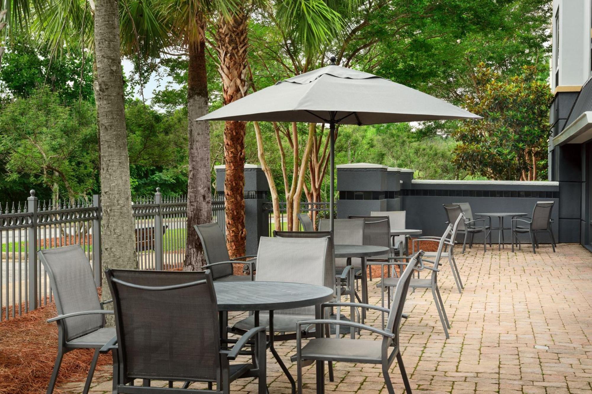 Fairfield Inn & Suites Auburn Opelika Exterior photo
